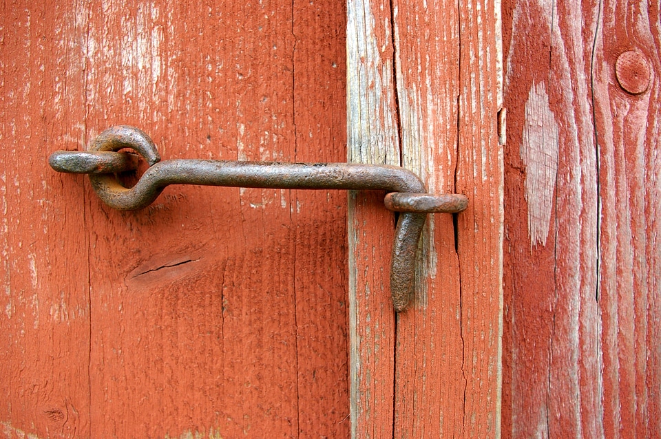 Opening country handle