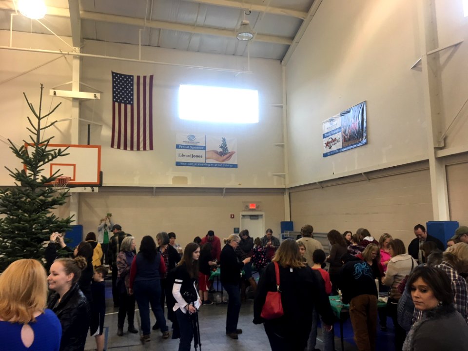 First Capitol Christmas Tree ornament making event in Sweet Home on January 20, 2018 13