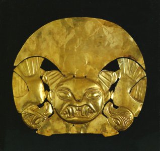 Cultura Moche, 100 - 800 años, adorno en oro para usarlo en la frente
