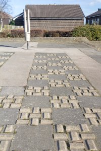 Apollo Pavilion - Shop post statue floor
