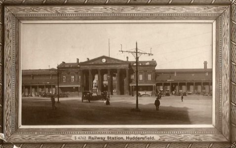 1910s posctard of Huddersfield Railway Station (002) photo