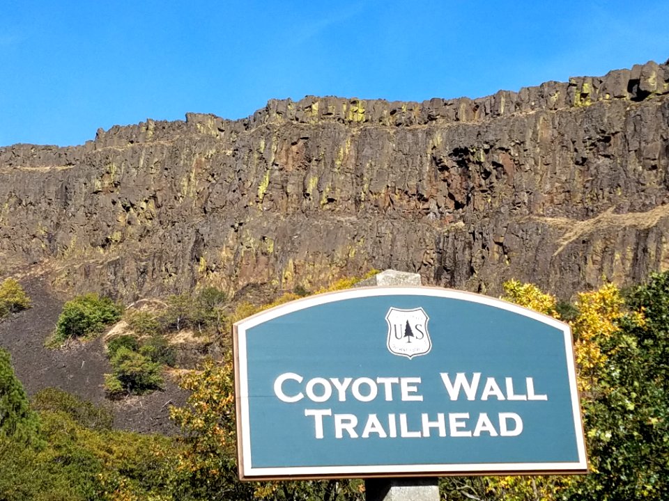 Coyote Wall trailhead
