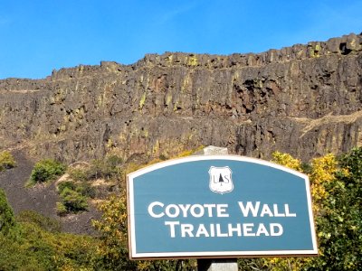 Coyote Wall trailhead