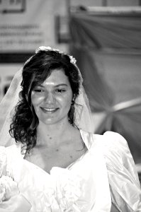Sfilata con abiti da sposa