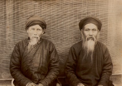 1 Grands chefs tonkinois. Hai vị trưởng lão ở Bắc Kỳ.