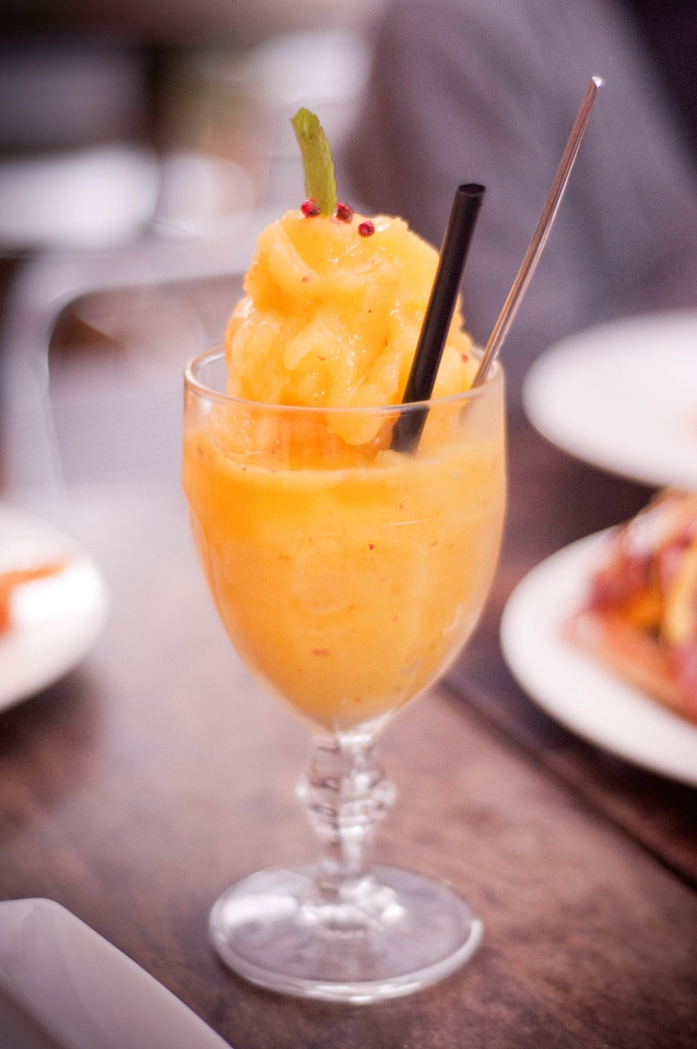 Mango beverage cold
