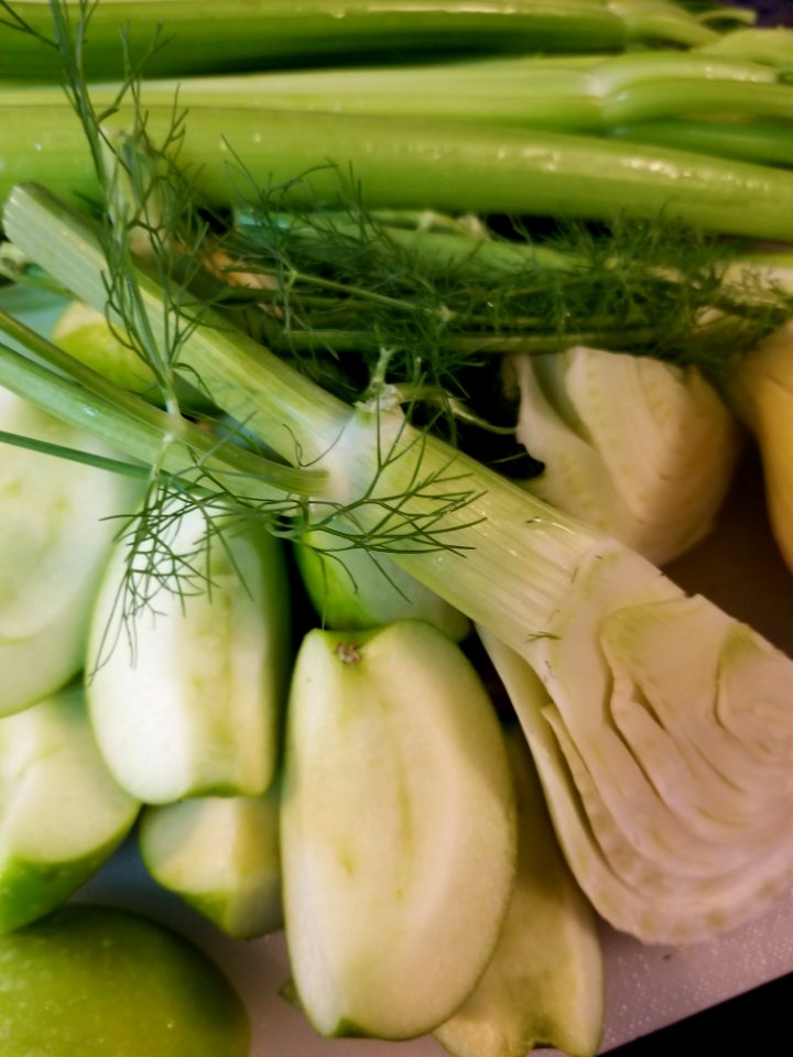 Green. Fennel, apples, celery