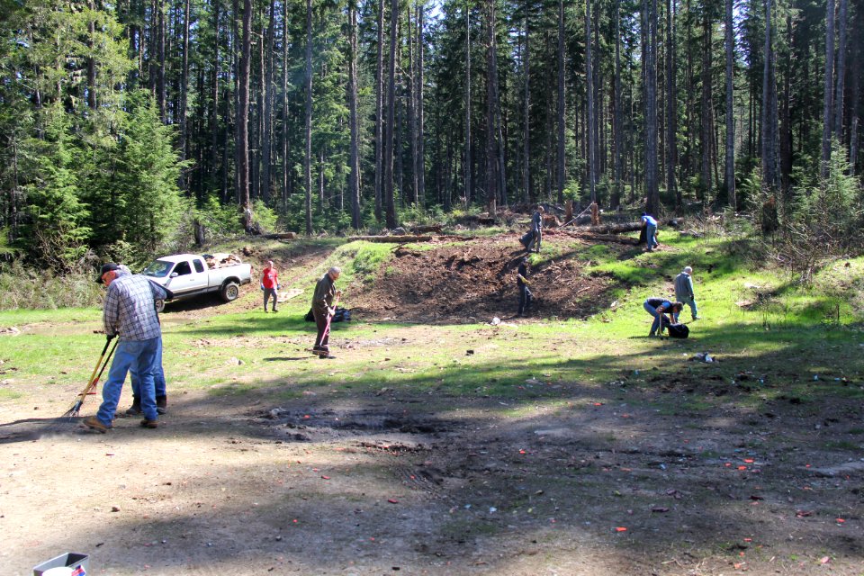 Trash No Land, Target Shooting Cleanup Event, Fish Creek Area, Earth Day  - Mt. Hood National Forest. Photos by Trent Deckard