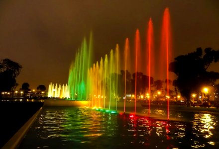 Lima de Noche, Perú - sslpanoramio.com