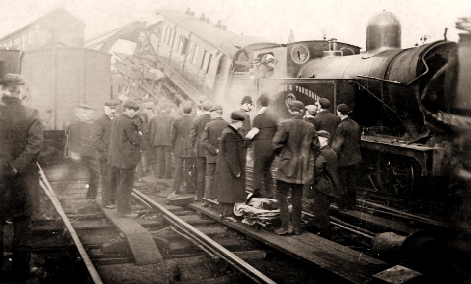 1905 photograph of the railway accident near Huddersfield Station