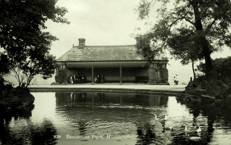 undated postcard of the lake and pavilion in Beaumont Park