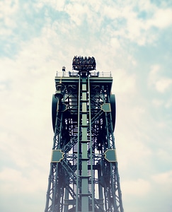 Structure ride sky