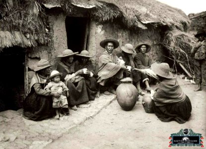 Cusco Campesinos tomando chicha . 1927. Martin Chambi photo