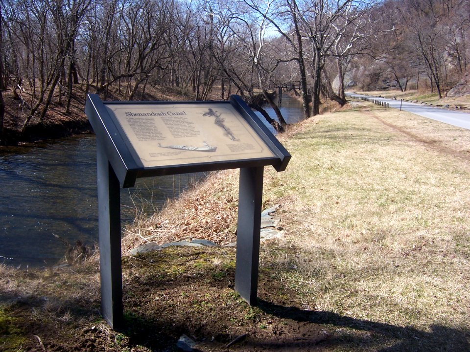 Shenandoah Canal, NPS Wayside along Shenandoah Street