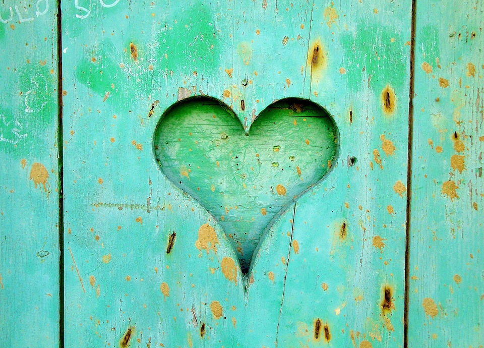 Wooden old heart background