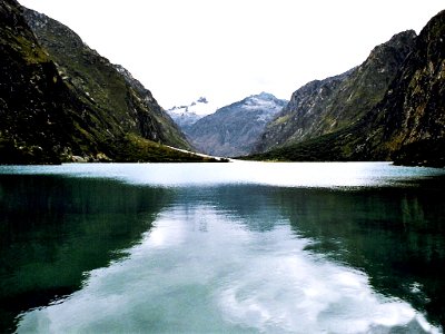 Otra vista de la Laguna de Llanganuco, Ancash, Perú