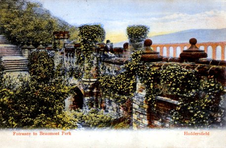 1904 postcard of the lower entrance to Beaumont Park