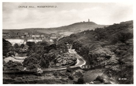 1930s photo postcard of Castle Hill, Almondbury