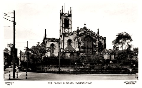 1950s photo postcard of Huddersfield Parish Church photo
