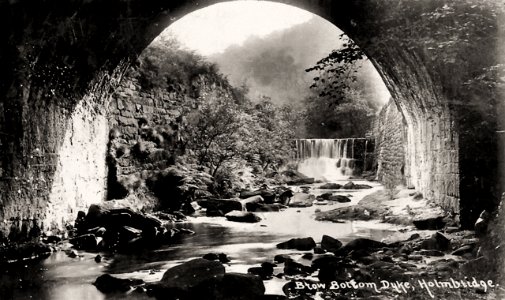 photograph of Brow Bottom Dyke, Holmbridge, taken circa 1910