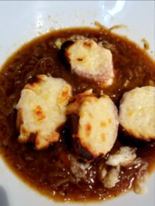 French onion soup with gratin