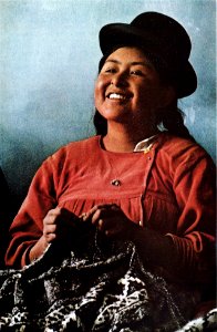 Graciosa mujer puneña, Perú
