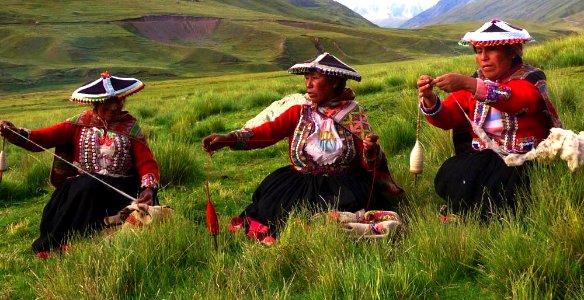 Hilanderas del Cusco, Perú