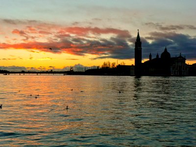 L'isola di San Giorgio all'alba (Venezia)