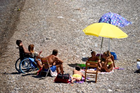 Al mare anche in carrozzina