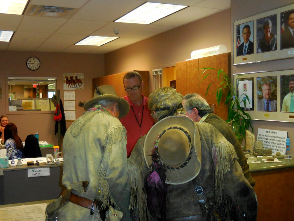 Mountain men seeking directions to cross Pinedale Resource Area.PFO.Larry Zuckerman