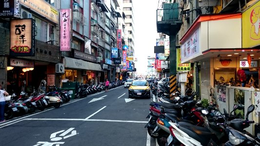 a keelung street photo