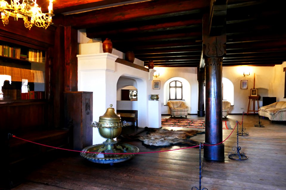 Castelul Bran: Biblioteca si Sala de musica