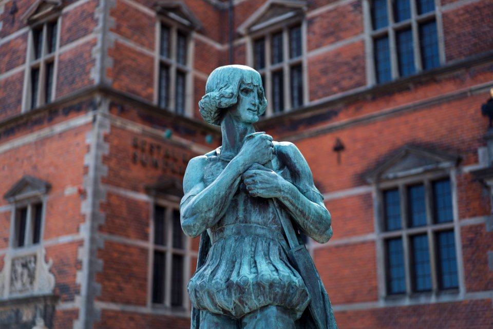 Hamlet statue at Kronborg Castle