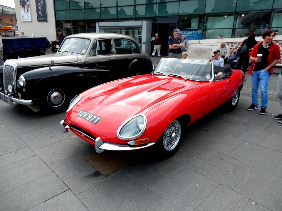 Red car