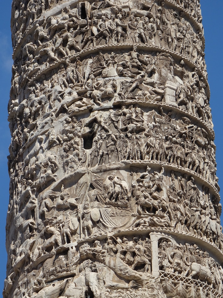 Sculpture antique trajan's column
