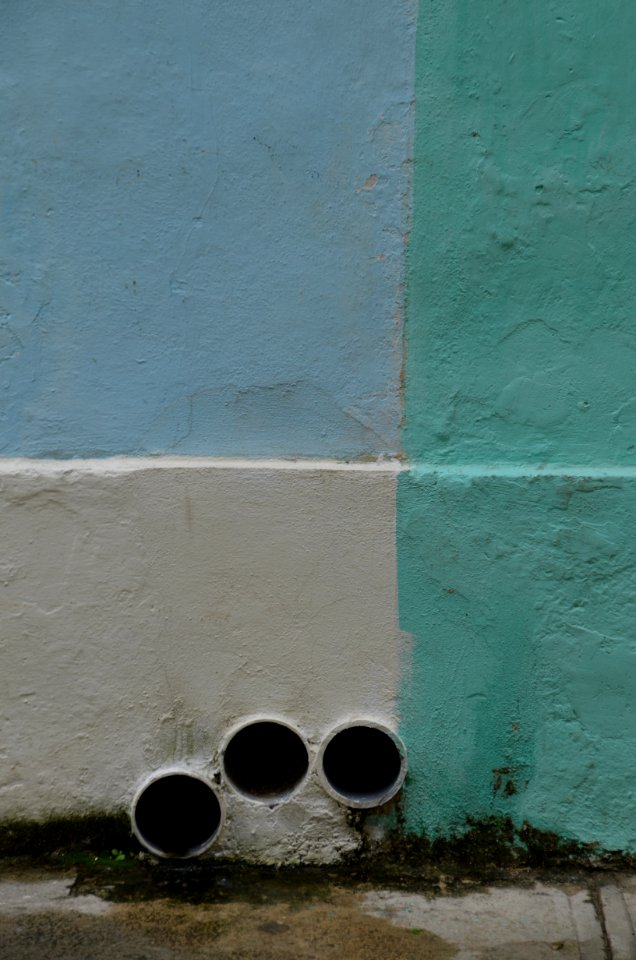 Tres colores, tres agujeros