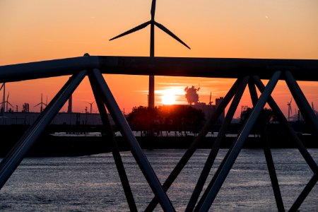 Storm surge barrier