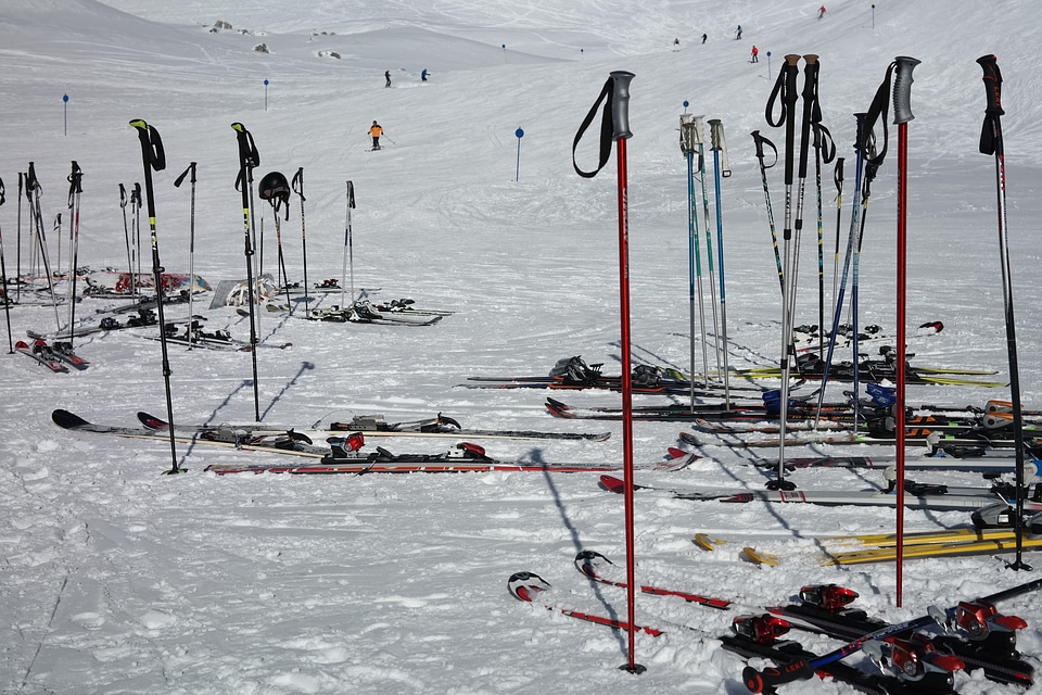 Rest ski run skiing