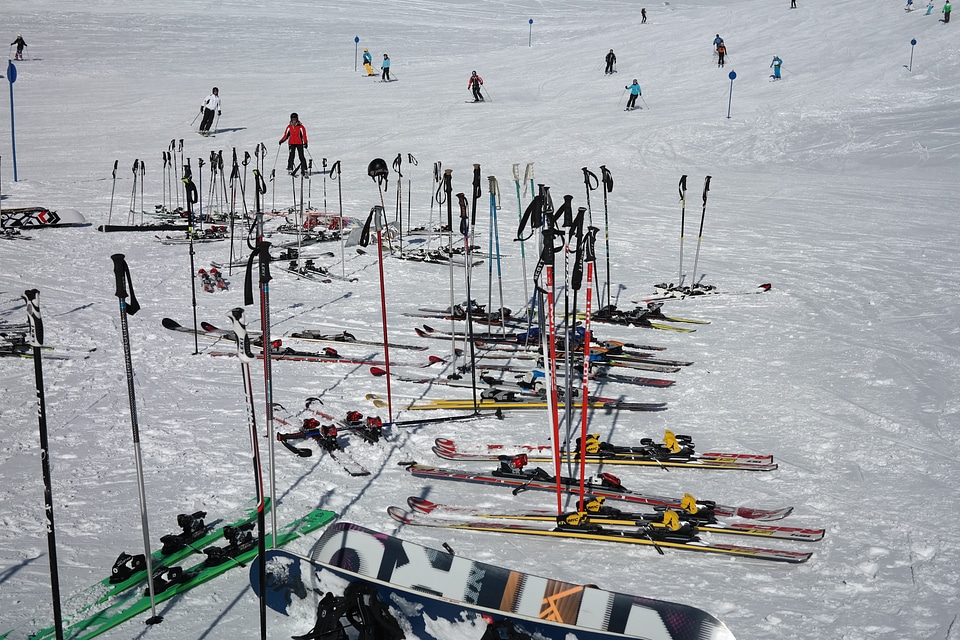 Rest ski run skiing