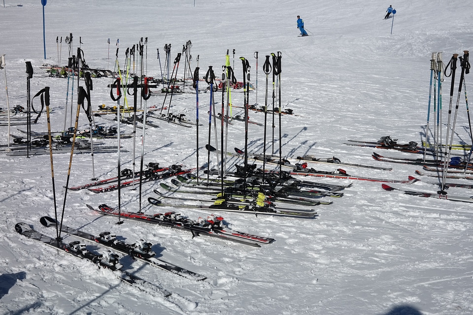 Rest ski run skiing