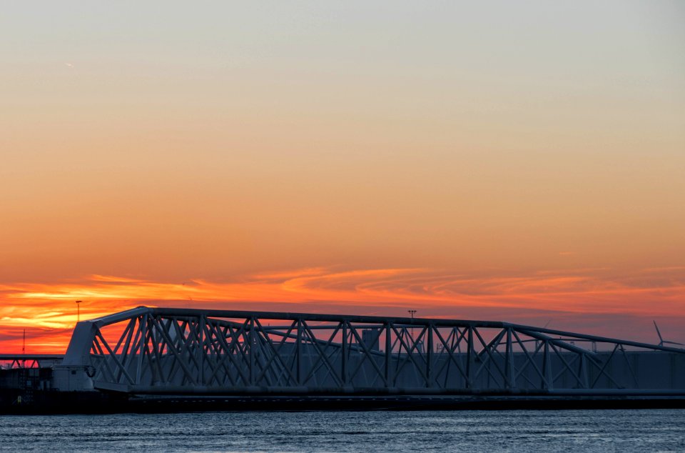 Storm surge barrier