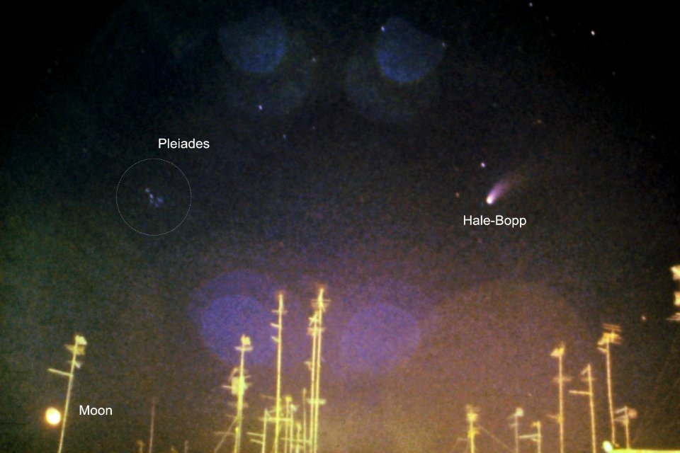 Hale-Bopp May 1997 from Lecce city