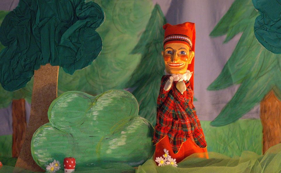 Hohn steiner puppet theatre play doll play