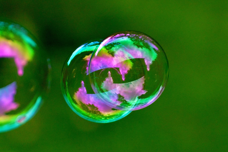 Soapy water make soap bubbles float