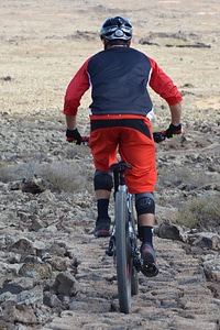 Mountain bike helmet descent