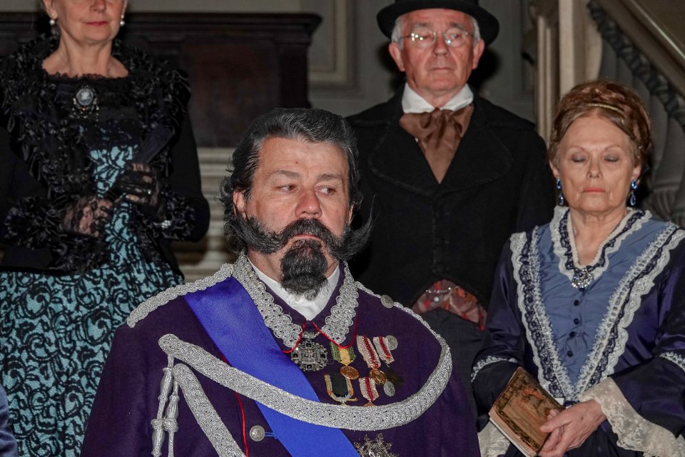 Visita a Palazzo Cisterna e Torino