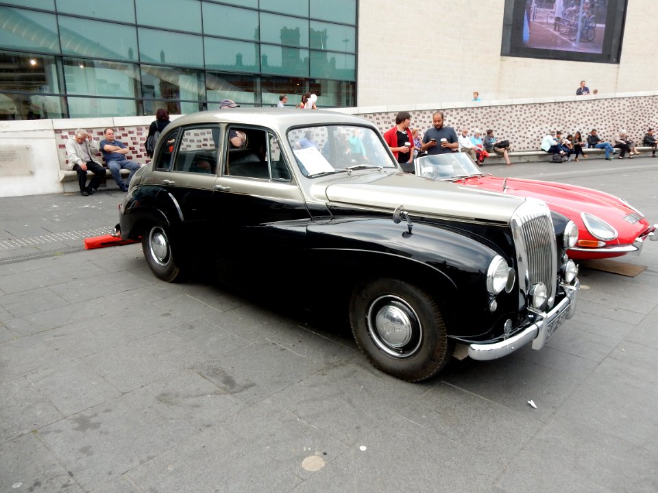 Black car 3/4