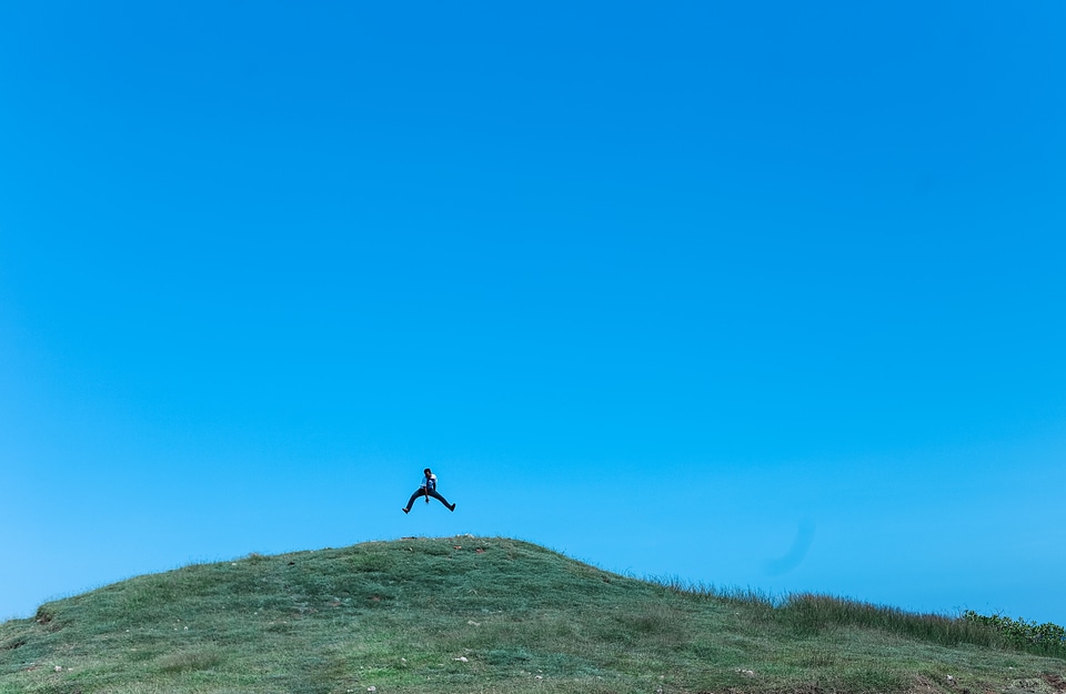 Jumping top hill