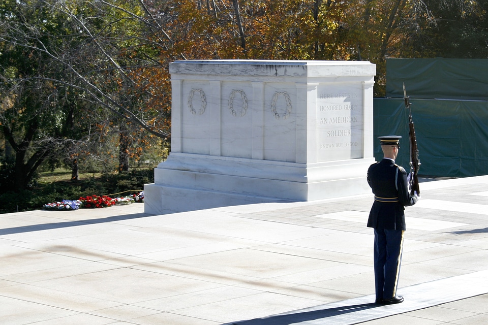 Tomb of the unknown soldier tomb of the unknowns virginia