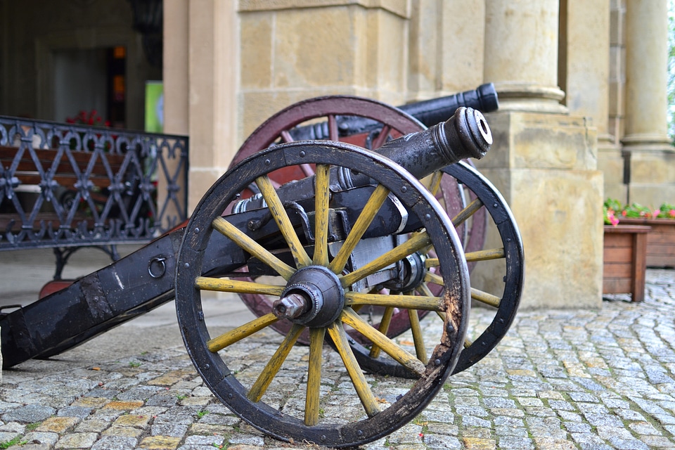 Knighthood crafts war history